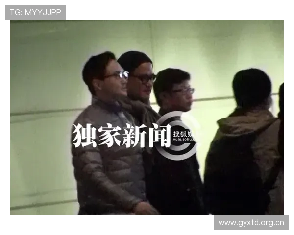 追梦被驱逐镜头转向狄龙微笑瞬间引爆赛场情绪博弈成为比赛心理战焦点 追梦被驱逐镜头转向狄龙微笑瞬间引爆赛场情绪博弈成为比赛心理战焦点